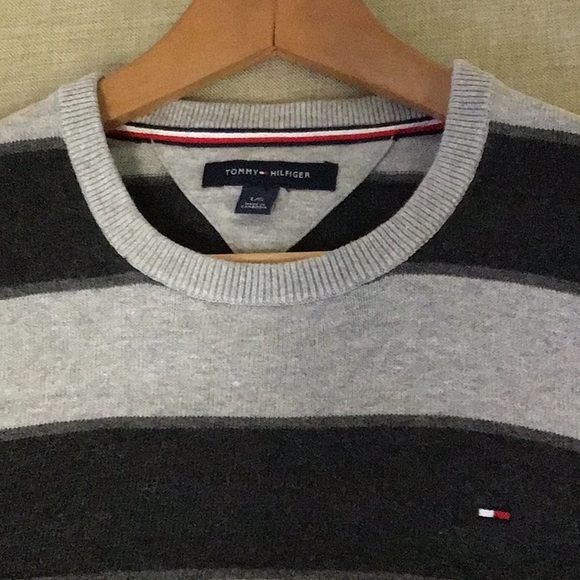 Tommy Hilfiger VGUC. Dark and light grey striped sweater, Cotton. Size L - Picture 8 of 11